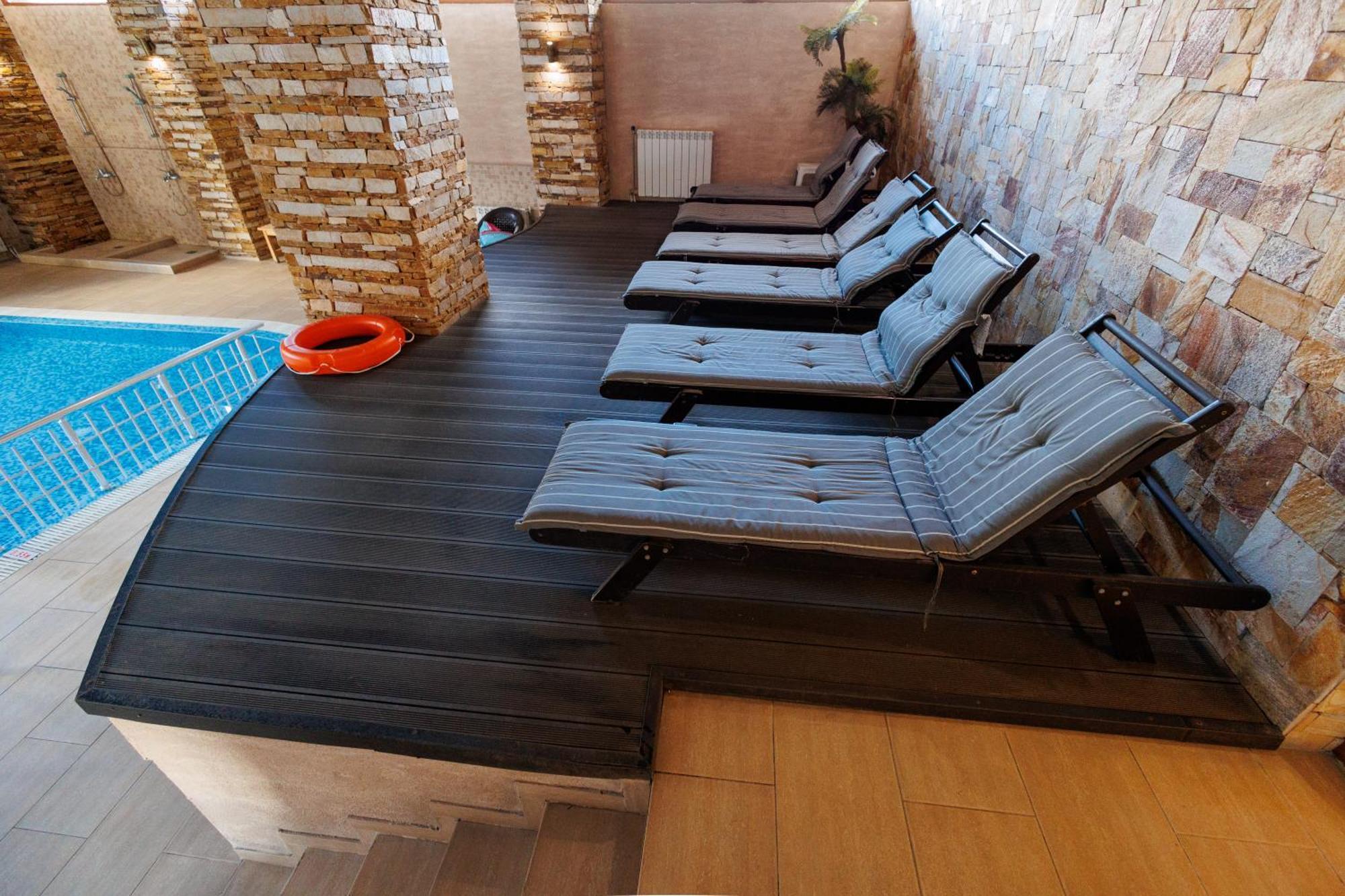 מלון דירות Wood & בנסקו