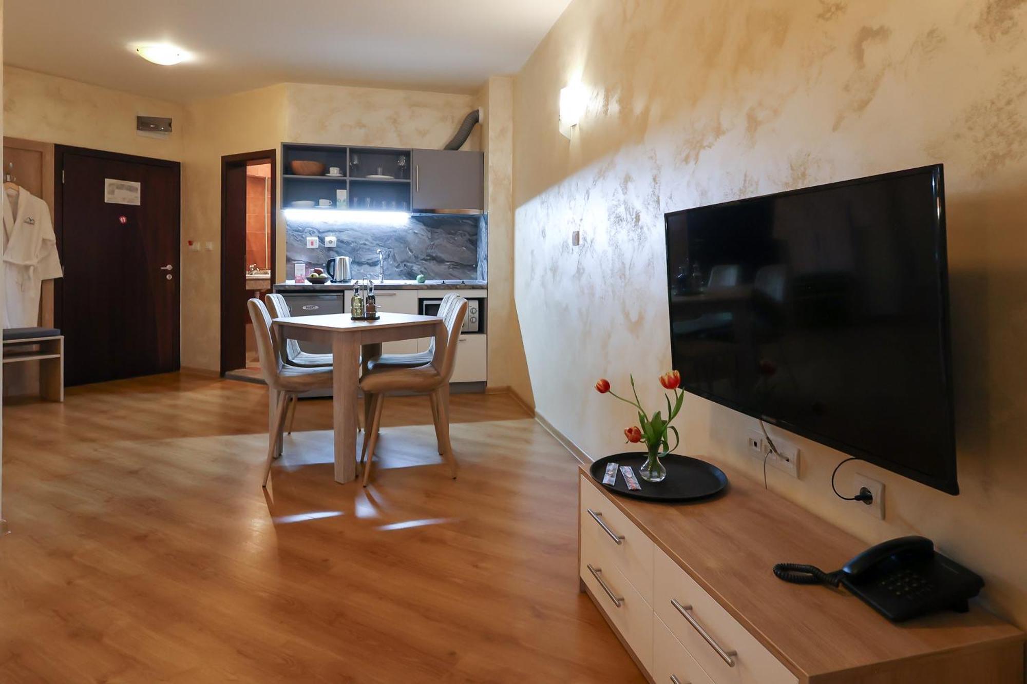 Wood & Hotel de apartamente