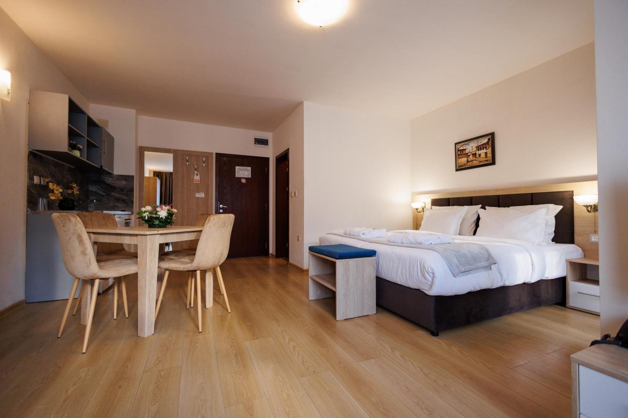 Wood & 4* Bansko